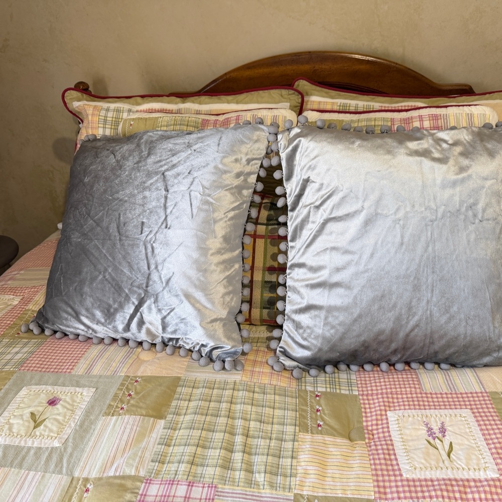 Elegant‎ Silver Throw Pillow Set of 2  New